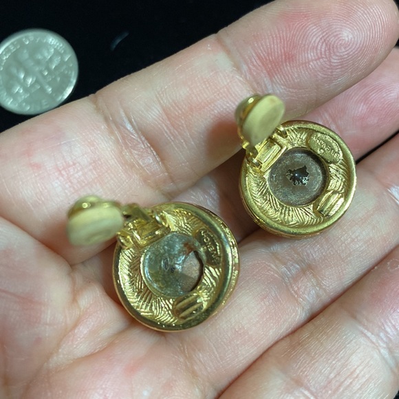 🖤Vtg💕GIVENCHY green stone clip earrings - Picture 15 of 17